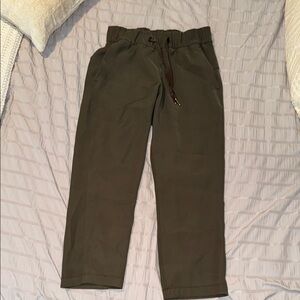 Green capri lululemon pants